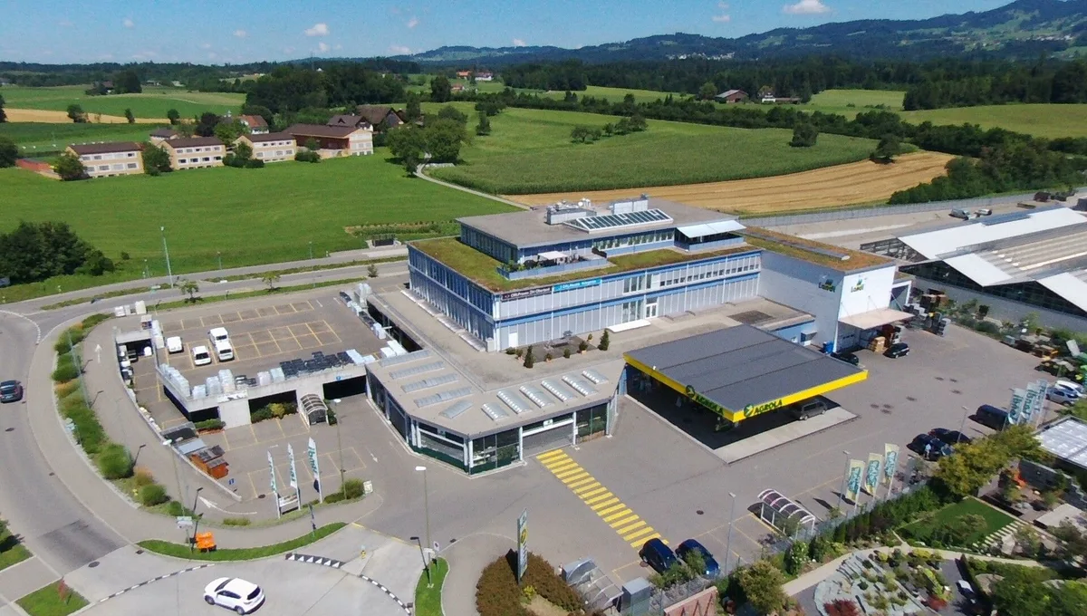 Der Hauptsitz der Landi Bachtel in einer Luftaufnahme.